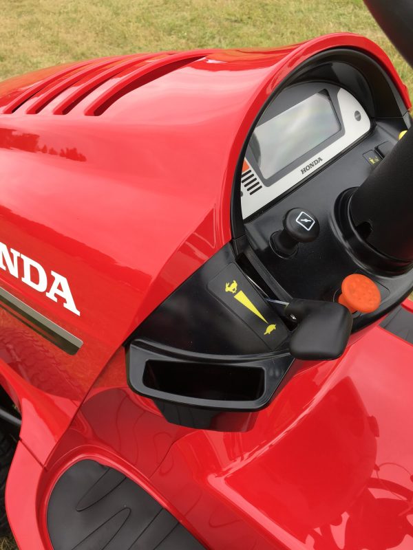 Zahradní traktor Honda HF 2417 HM - Image 12