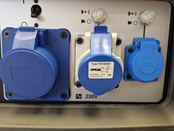 Kapotovaná odhlučněná elektrocentrála EU 70iS - Image 3
